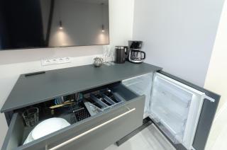 14-2 Diplomat Hall, Zhylianska 59, Kyiv centre, panoramic city view, 15 kW backup power, Petrovdom Apartment - 1