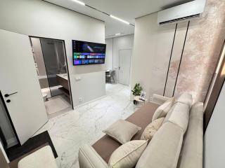 Luxury Apartment in the Center with Parking - 3
