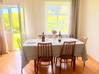 Private House, Walk to Old Town, Garden and Parking - 1