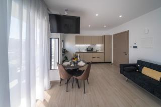 Skyline Luxury Studio, Ermou Larnaca walking distance to Finikoudes - 4
