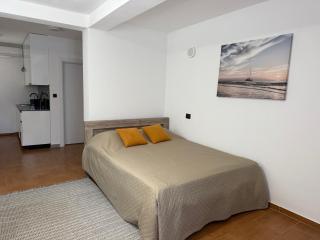 Sunny Bay Apartments - 8