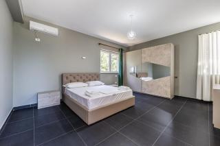 Fllad e Valë Luxury Private Pool Villa by PikHost - 2