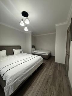 71 East Hotel - 8