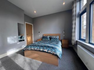 1 bed Apt close to Leeds Arena Sleeps up to 4 people F2 - 5