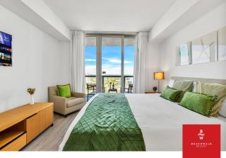 Marina Panorama 2BR - Luxury Resort Condo - 6