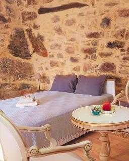 Roza Stone Studio with Private Veranda & Mountain view - 9
