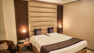 Hotel Royal Palace Jalgaon - 2
