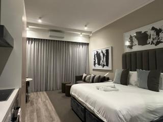 The Capital Trilogy Menlyn Maine Apartments - 9