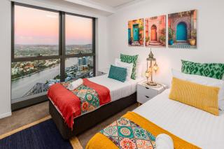 Moroccan Oasis-Level 60 in Meriton Suites-Deluxe Story Bridge & River Views-Free Parking - 6