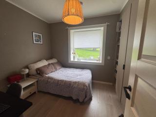 Modern 2BR Apartment with Balcony and Free Parking - 4