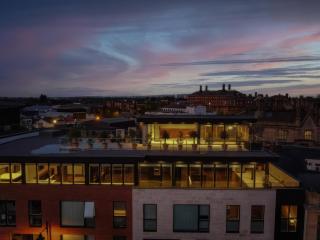 Luxury two story Penthouse with roof top terrace - 7