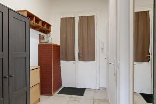 Practical Studio in old Viennese Building - 1