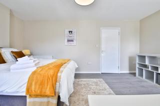 Apartment with Terrace, Cathays Cardiff Centre - 3