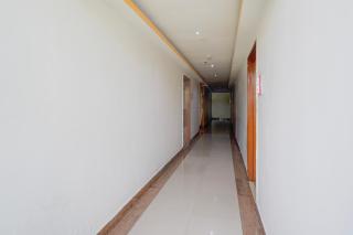 FabHotel Regal I - 8