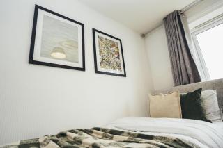 4-Bedroom Family Home in Mickleover - Private Driveway - Spacious Garden - 9