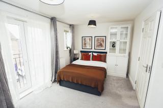 4-Bedroom Family Home in Mickleover - Private Driveway - Spacious Garden - 5