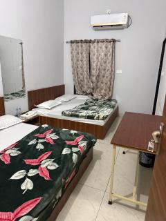 RADHA DEVI GUEST HOUSe - 7