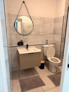 Luxury Westpoint Apartment - 6