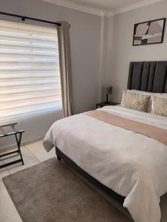 Luxury Westpoint Apartment - 4