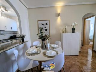 Central Torrevieja 2BR Pool Parking TV28 - 5