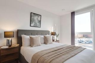 Beautiful 2 Bed Apartment in a Converted Mill - 3
