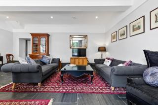 The Coach House - 6