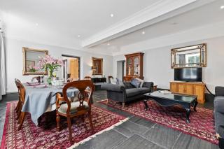The Coach House - 3