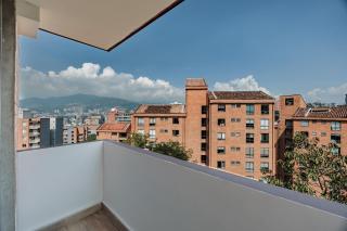 Loft con Balcon y Vista a la Ciudad l El Poblado - 1