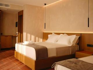 Greg Hotel - 4