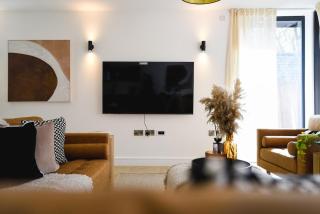 Spacious Luxury Home 7 Beds, Games & Parking - 8
