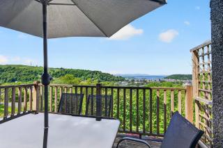 3BR Apartment with Stunning Views and Parking - 5