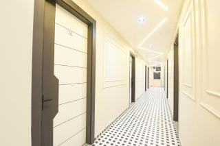 FabHotel Eminence - 8