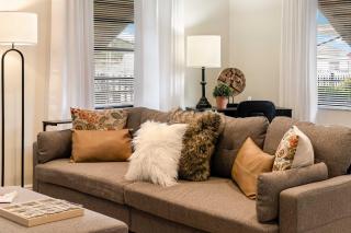 Casa Coral- Cozy Stay with Yard near Miami Stadium - 4