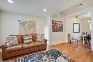 SoCo Modern Farmhouse Back to School, ACL, F1 & Football Stays Sleeps 8 - 1