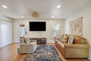 SoCo Modern Farmhouse Back to School, ACL, F1 & Football Stays Sleeps 8 - 3