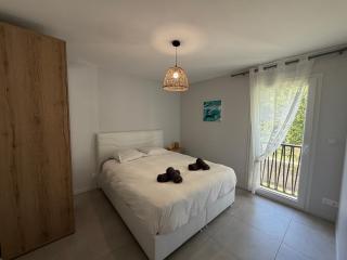 Goeland apt confortable avec belle terrasse vue dégagée 3 chambres parking privatif à 900 m de la plage et tous commerces près de Bayeux sur plages du débarquement - 1