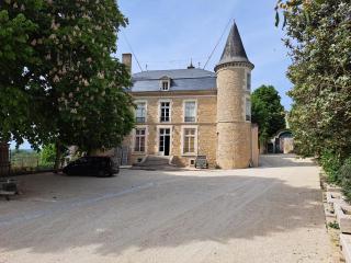 Château de Tharoiseau, le belvédère de Vezelay - 3