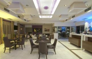 Arty Grand Hotel - 5
