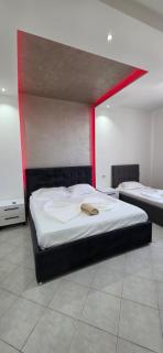 Xhoel Apartament - 0