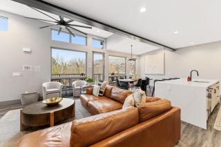 164 Caravelle Drive : 3 - 5