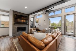 164 Caravelle Drive : 3 - 4