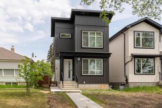 3BR Home Near Rogers Place & NAIT with Garage Parking - 3
