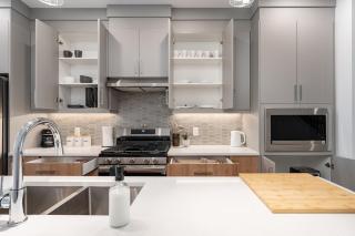 3BR Home Near Rogers Place & NAIT with Garage Parking - 1