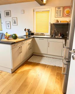 DIMA Apartments Cozy Lakeside Stay - 3