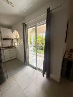 Bright Condo, Walk to Beach, Shops, Dining - 7