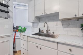 Cozy 1BR Toronto Stay Near Transit & Dining - 4