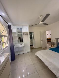 Bright Condo, Walk to Beach, Shops, Dining - 2