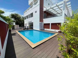 Croc Villa 3BHK pvt Pool by Roamigo - 0