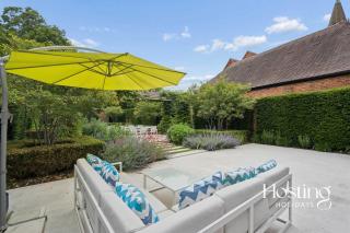 The Mulberry House 4 Bedroom with Parking and Balcony - 4