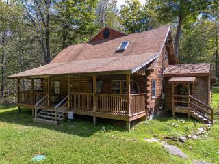 Lakes & Leisure! Spacious Berkshire Getaway - 9